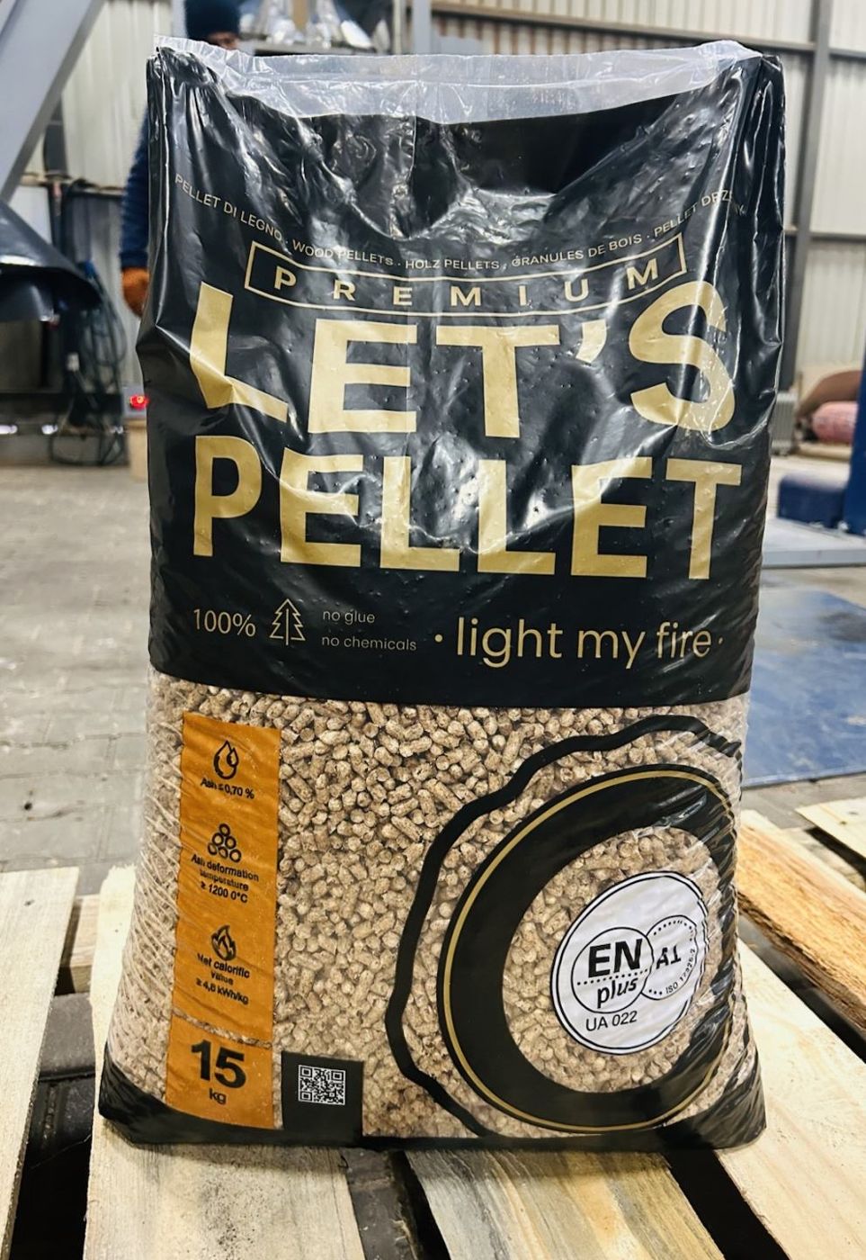 Let's Pellet bag on a pallet