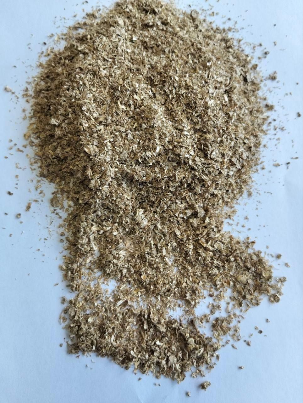 Crushed wheat straw pellets